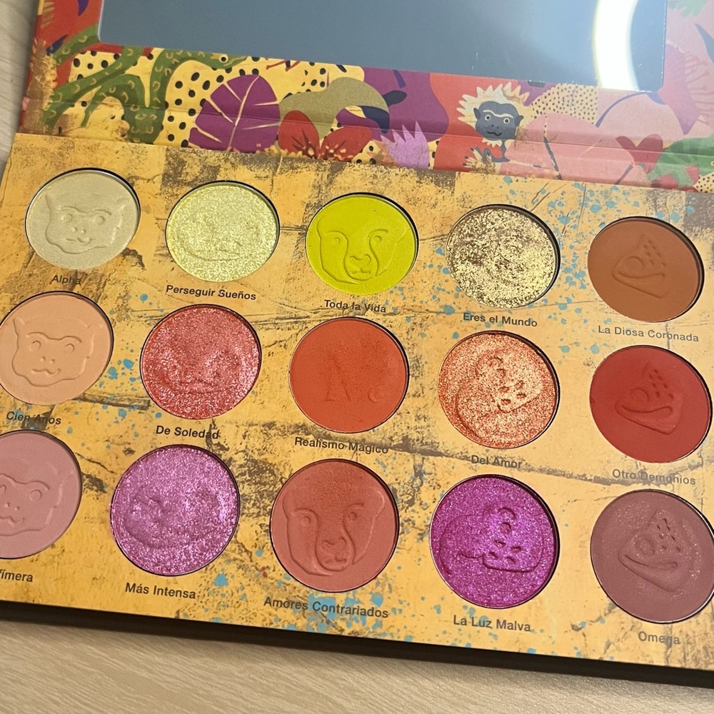 Nomad Cosmetics Cartagena Magica eyeshadow palette